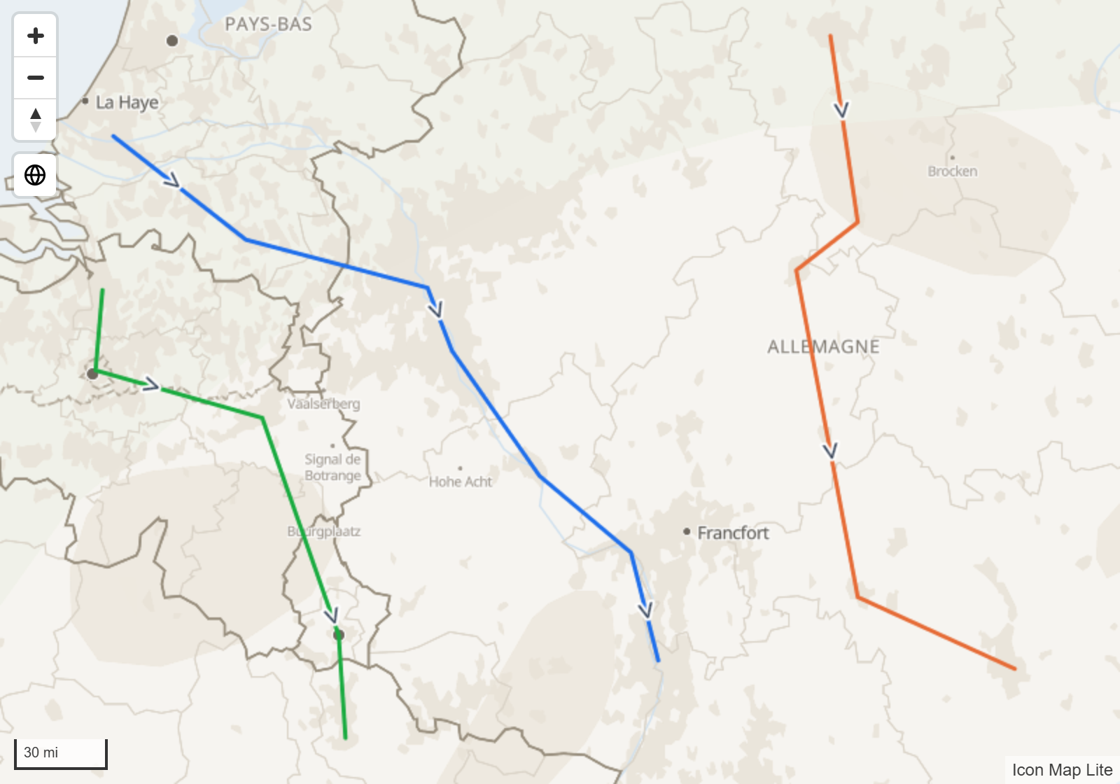 Des lignes dessinées à partir de WKT avec des flèches de direction le long de leur tracé