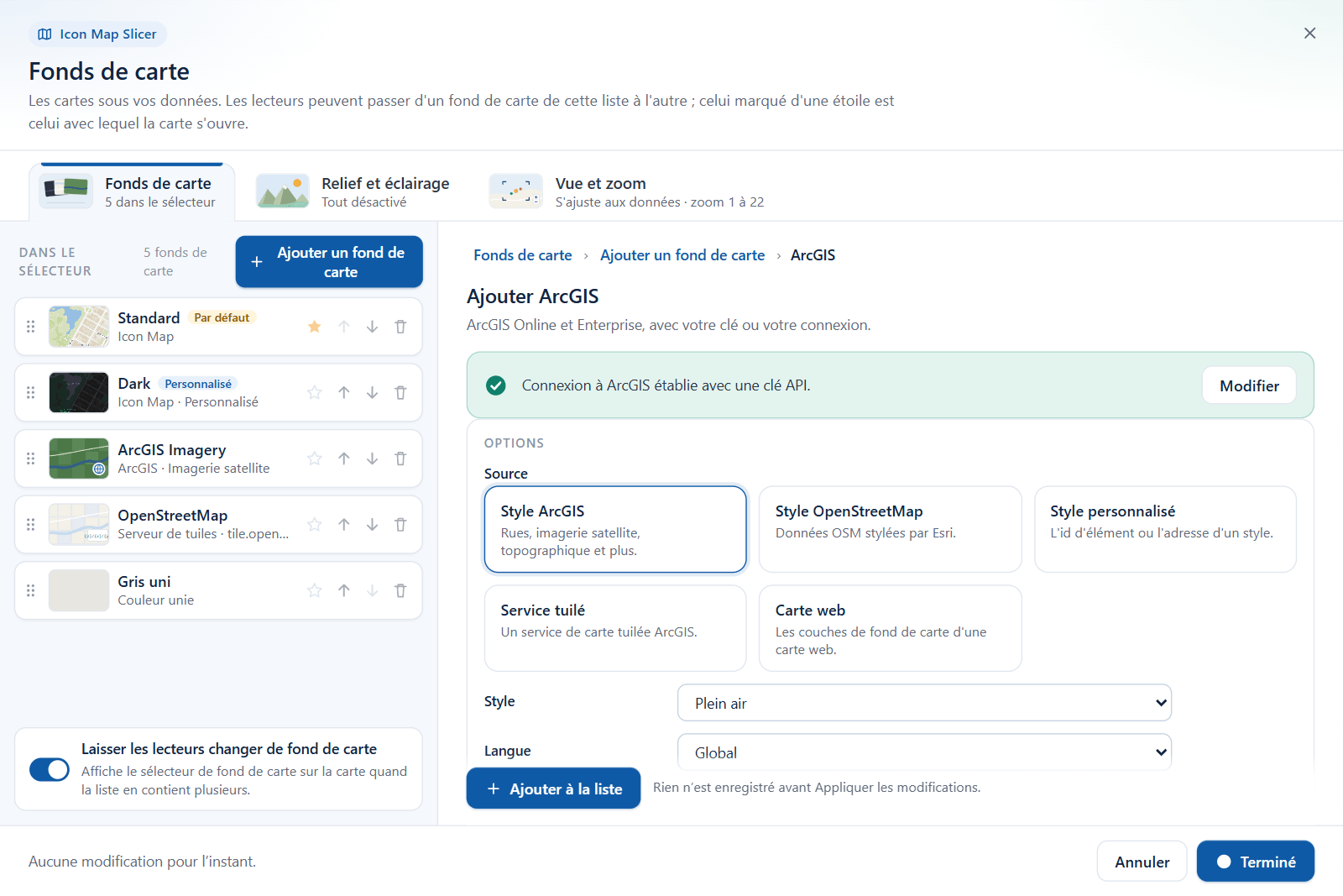 Le formulaire ArcGIS de la boîte de dialogue Fonds de carte avec cinq vignettes de source et l'encadré Se connecter à ArcGIS